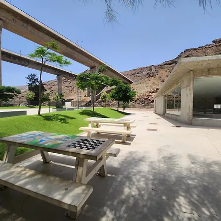 Modern House With Large Chill Out Terrace And Jacuzzi Lejlighed